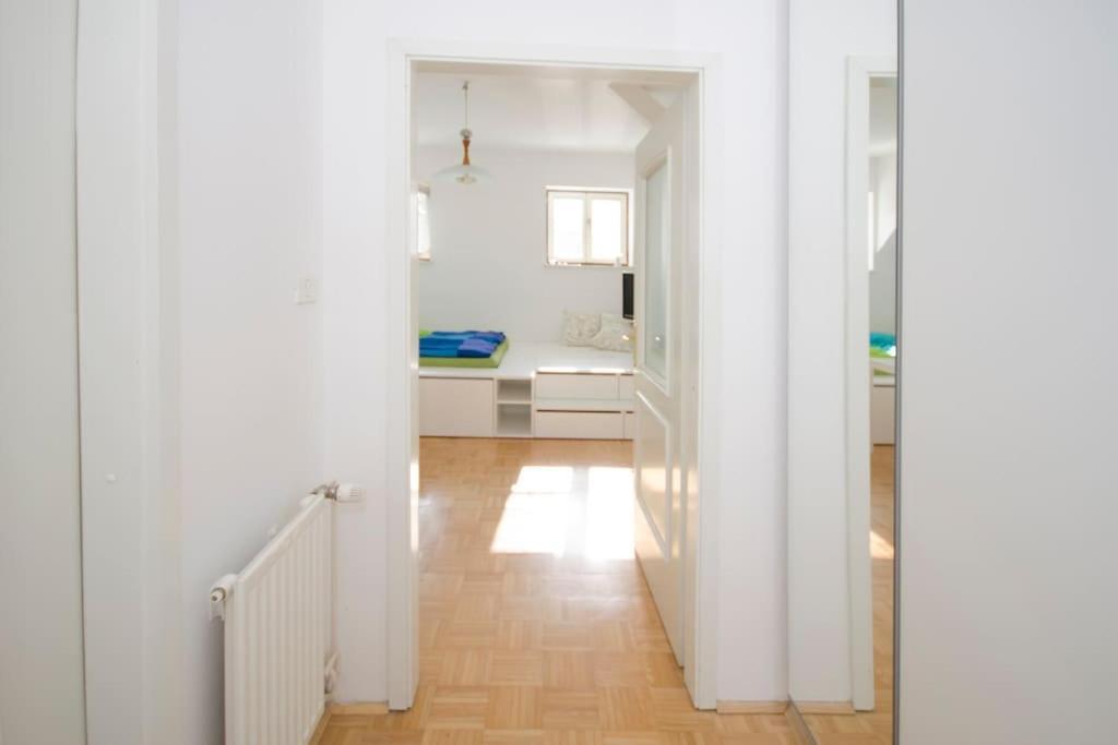 The Cute, Sunny Apartment In The Center +P Ljubljana Eksteriør billede